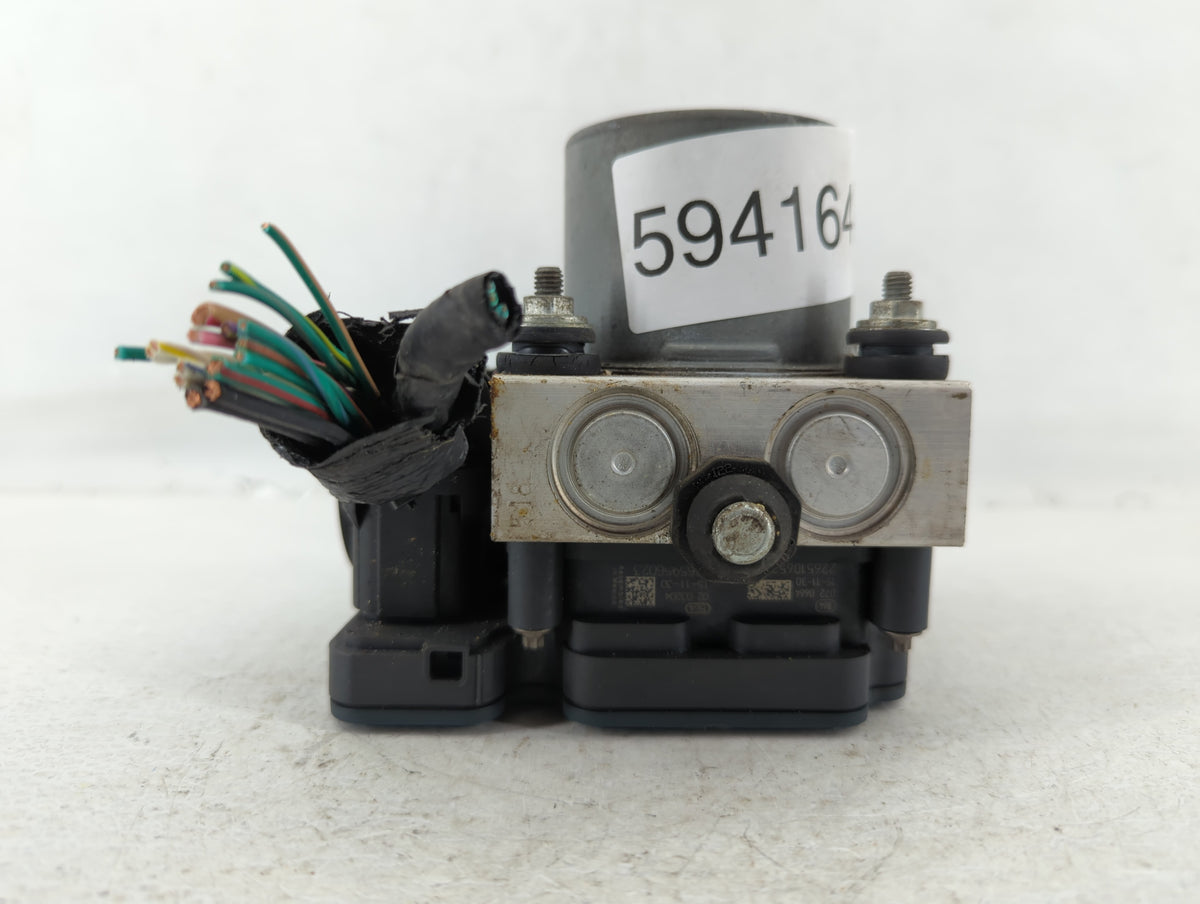 2015-2016 Chrysler Town & Country Anti-Lock Brake ABS Pump Module Actuator OEM P/N:P68183803AC Fits OEM Used Auto Parts - Oe