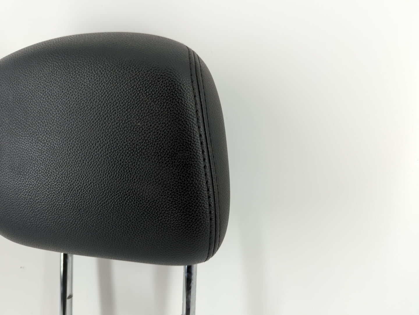 Chrysler Town & Country Headrest Head Rest Front Driver Passenger Seat - Oemusedautoparts1.com