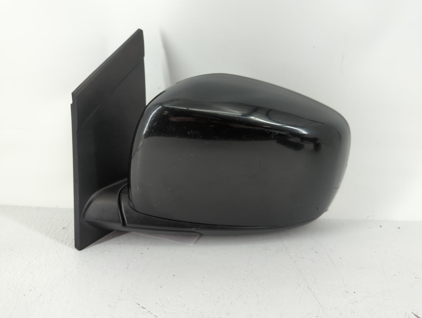 2011 Chrysler Town & Country Driver Left Side View Manual Door Mirror - Oemusedautoparts1.com