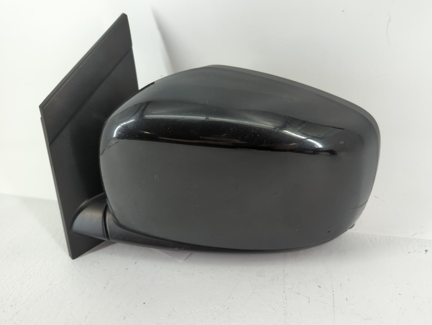 2011 Chrysler Town & Country Driver Left Side View Manual Door Mirror - Oemusedautoparts1.com