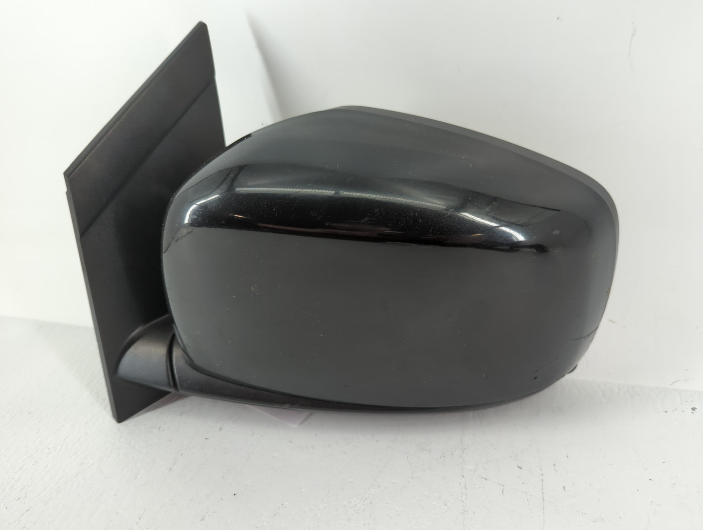 2011 Chrysler Town & Country Driver Left Side View Manual Door Mirror - Oemusedautoparts1.com