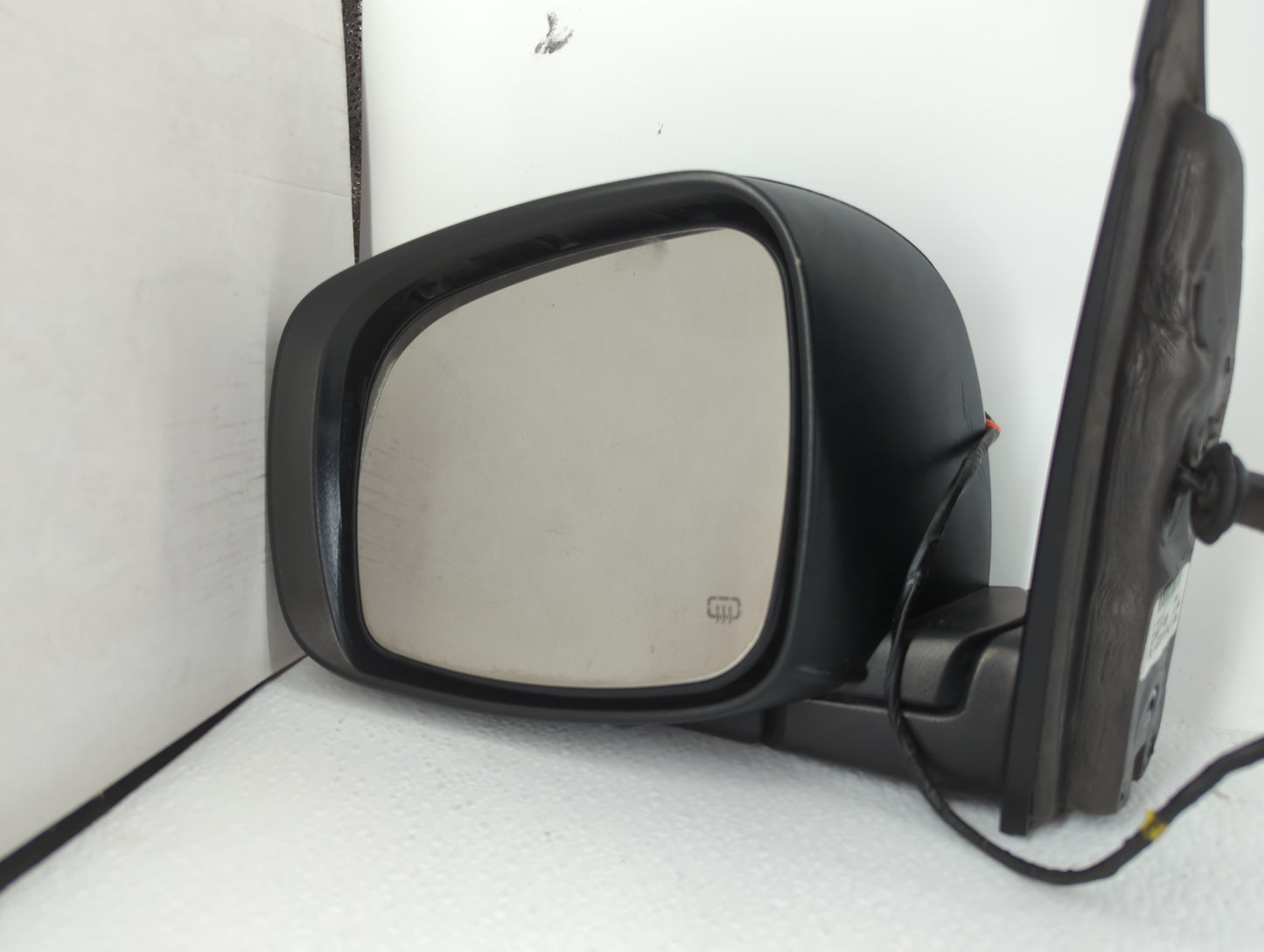 2011 Chrysler Town & Country Driver Left Side View Manual Door Mirror - Oemusedautoparts1.com