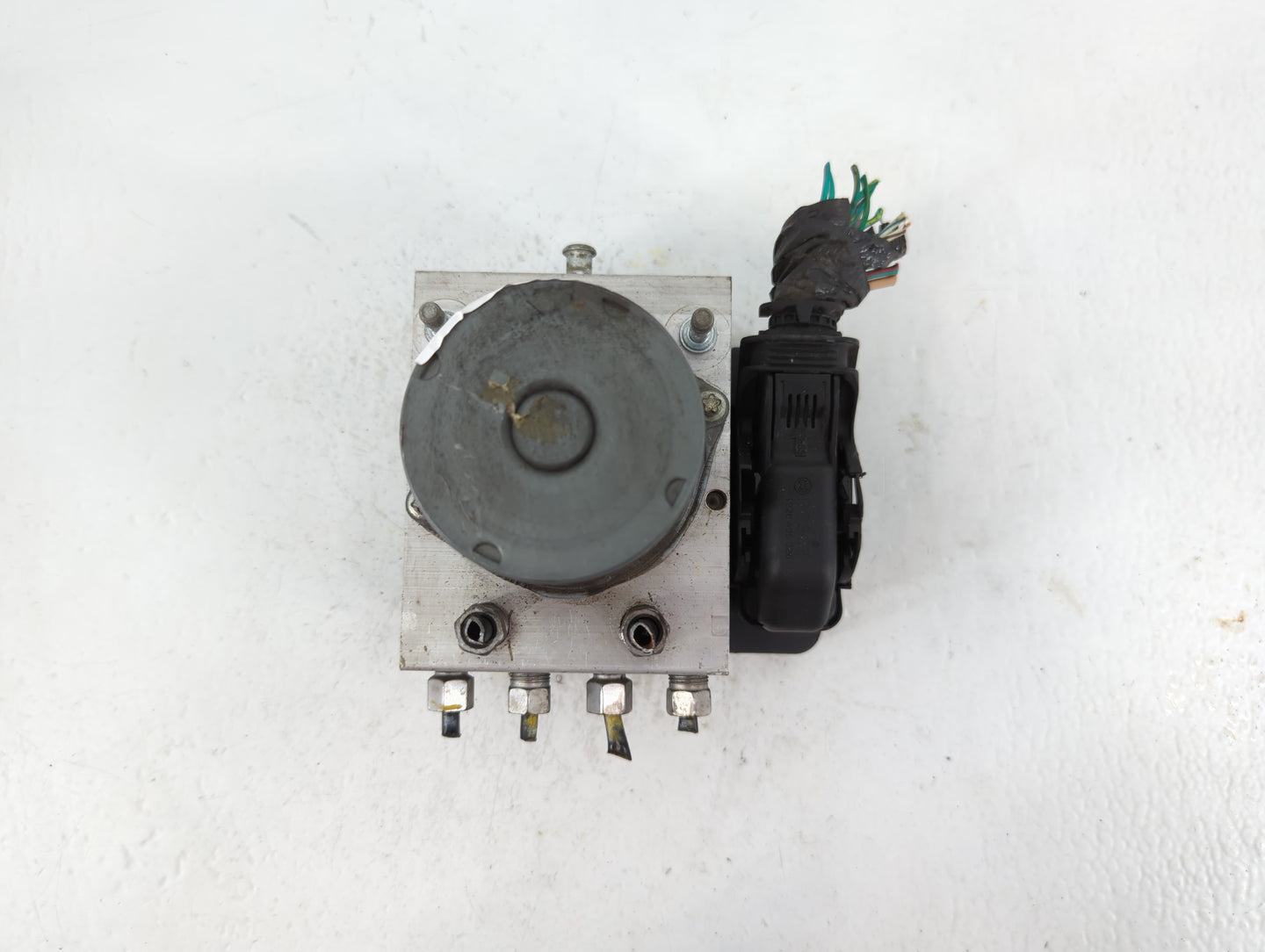 2014 Chrysler Town & Country ABS Pump Control Module Replacement P/N:P681838C3AC Fits OEM Used Auto Parts - Oemusedautoparts