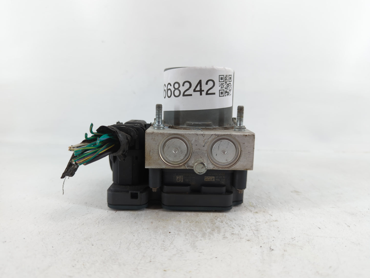 2014 Chrysler Town & Country ABS Pump Control Module Replacement P/N:P681838C3AC Fits OEM Used Auto Parts - Oemusedautoparts