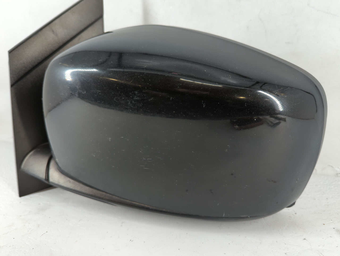 2011-2016 Chrysler Town & Country Driver Side View Mirror - Left Door Mirror OEM Used - Oemusedautoparts1.com
