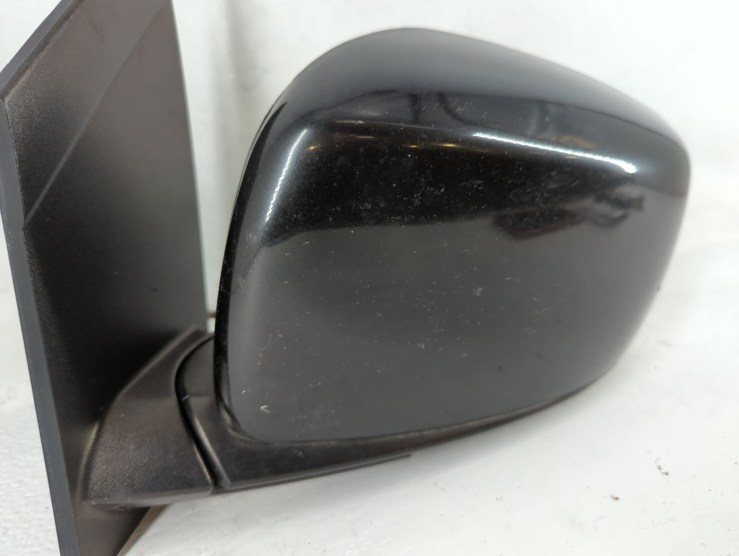 2011-2016 Chrysler Town & Country Driver Side View Mirror - Left Door Mirror OEM Used - Oemusedautoparts1.com