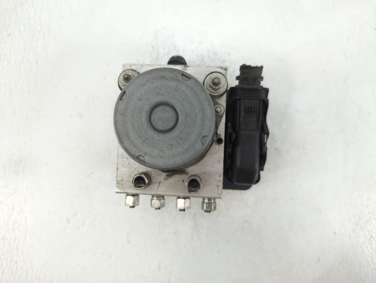 2014 Chrysler Town & Country Anti-Lock Brake ABS Pump Module Actuator OEM P/N:P68183803AC Fits OEM Used Auto Parts - Oemused