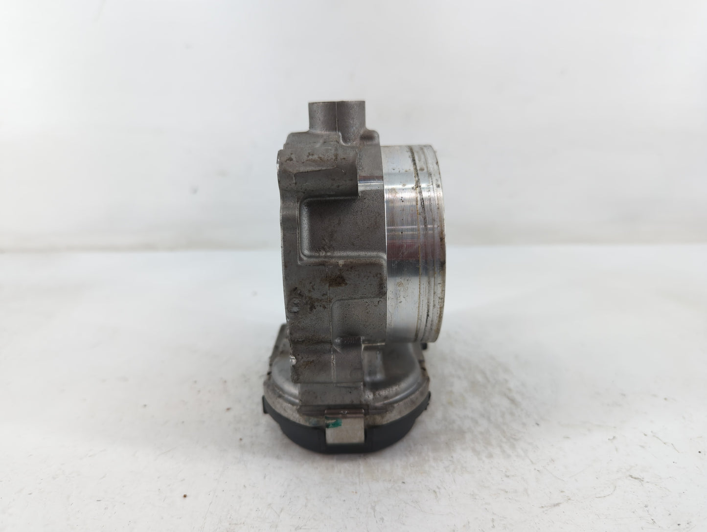2011-2016 Chrysler Town & Country Throttle Body P/N:0 280 750 570 05184349AC Fits OEM Used Auto Parts - Oemusedautoparts1.co