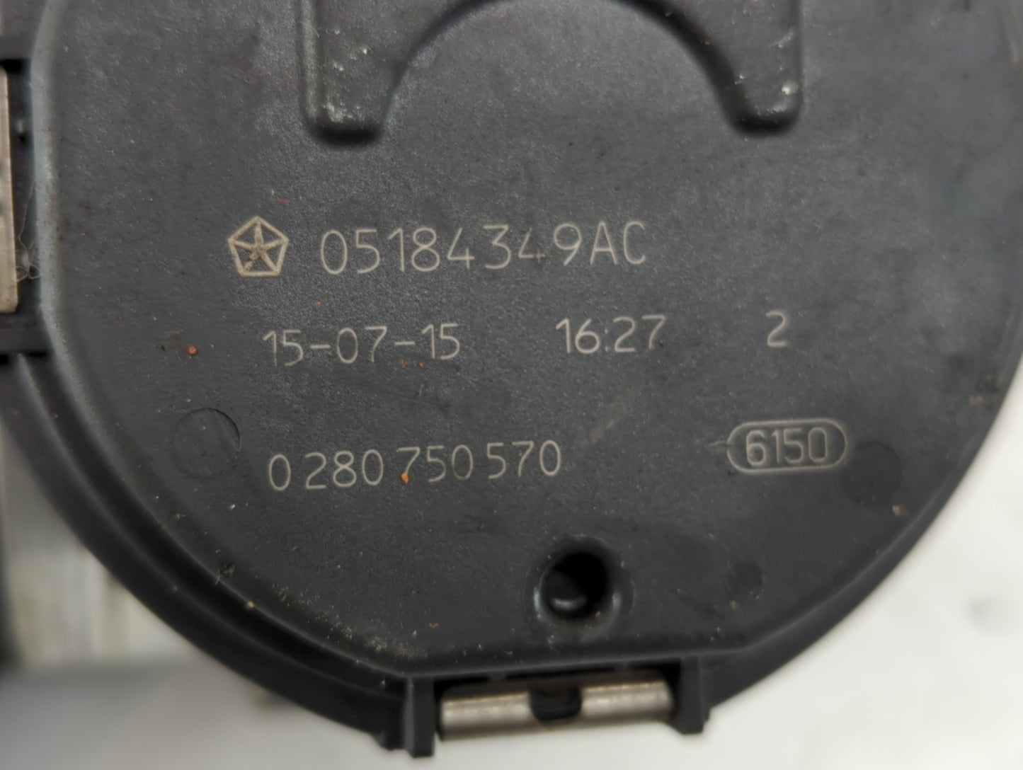 2011-2016 Chrysler Town & Country Throttle Body P/N:0 280 750 570 05184349AC Fits OEM Used Auto Parts - Oemusedautoparts1.co