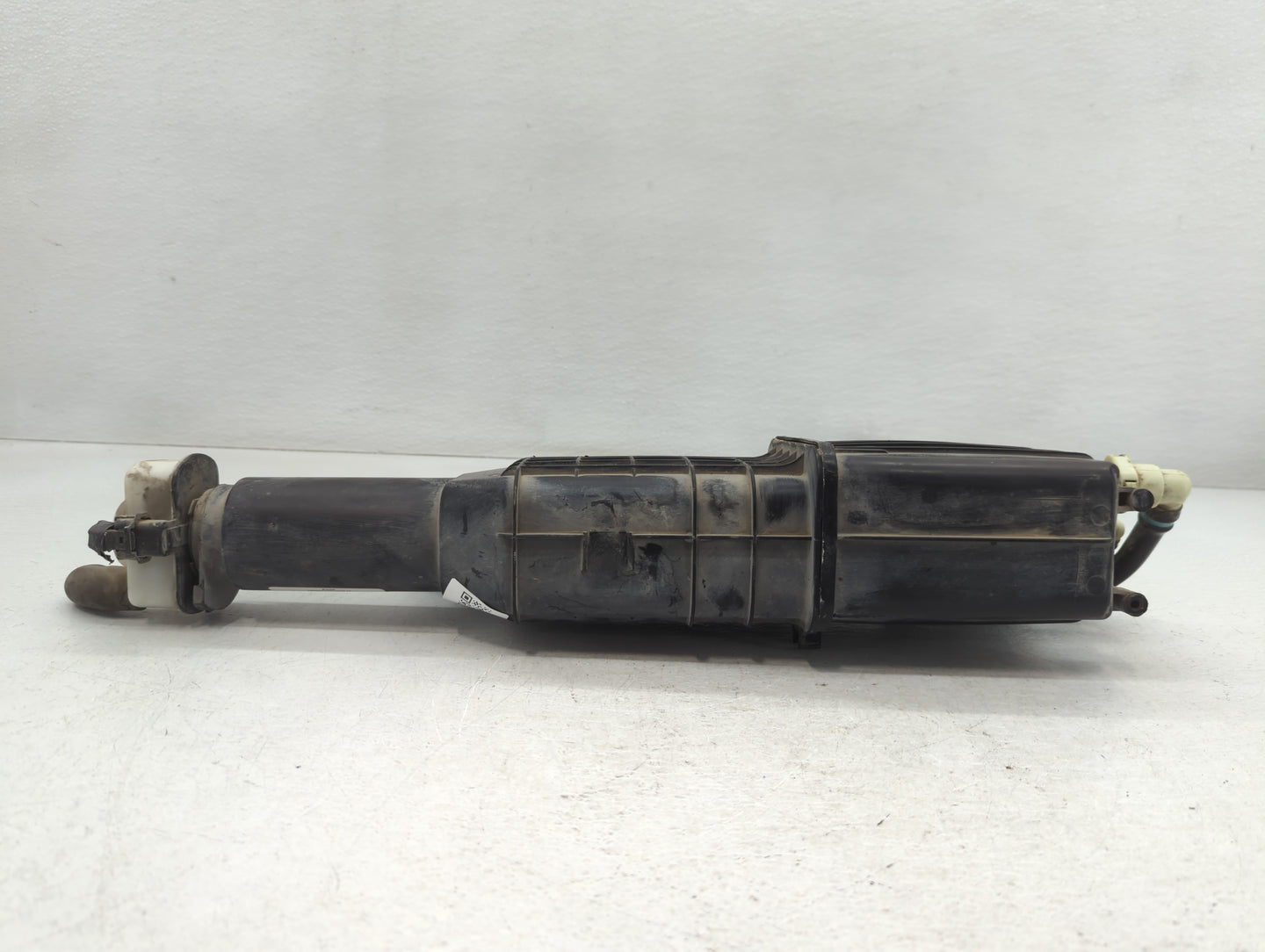 2016 Chrysler Town & Country Fuel Vapor Charcoal Canister - Oemusedautoparts1.com