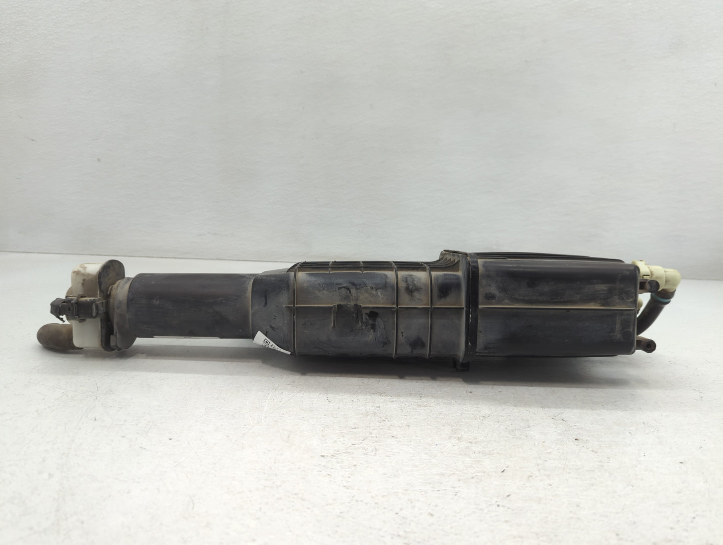 2016 Chrysler Town & Country Fuel Vapor Charcoal Canister - Oemusedautoparts1.com