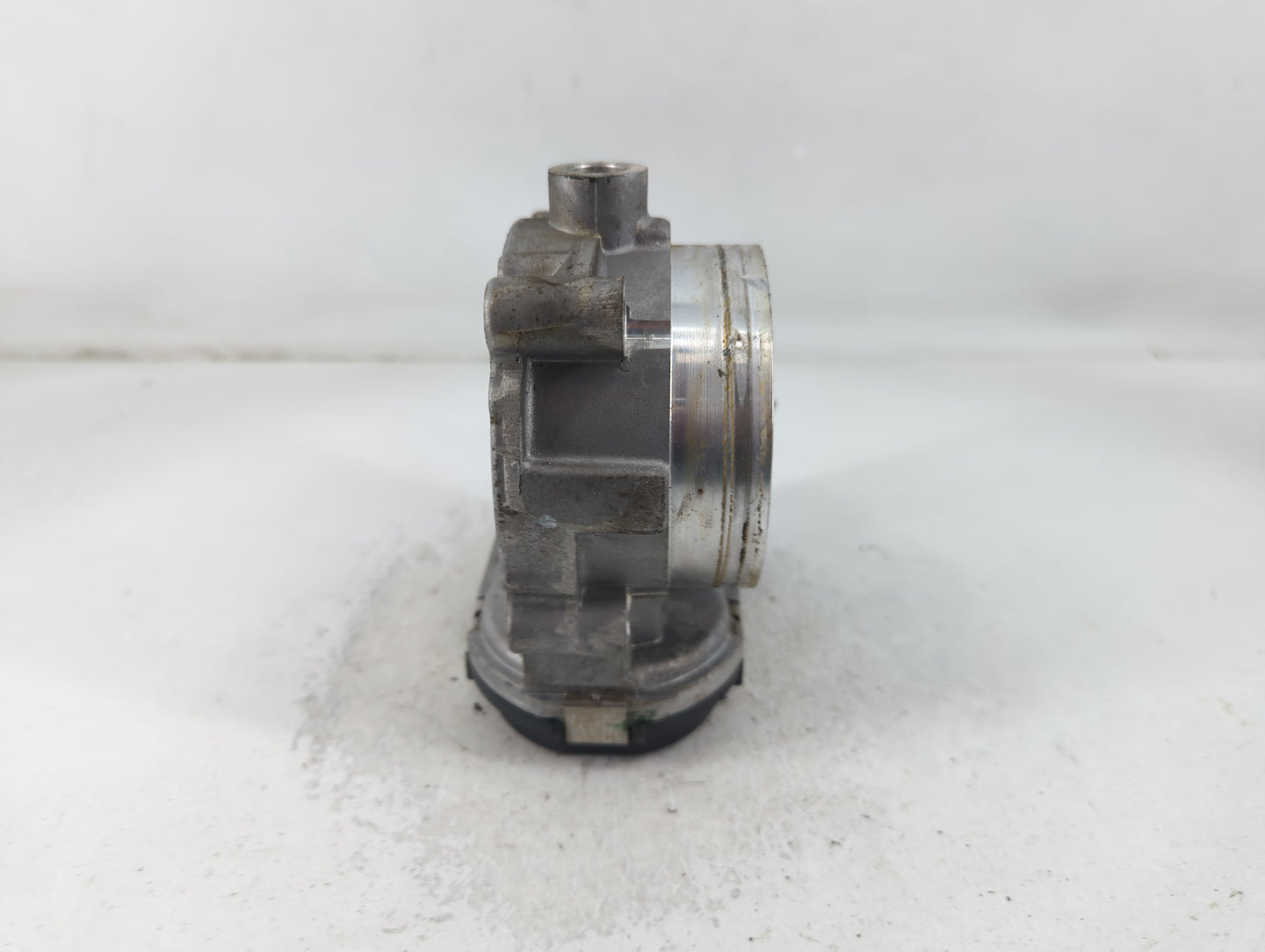 2011-2016 Chrysler Town & Country Throttle Body P/N:0 280 750 570 05184349AC Fits OEM Used Auto Parts - Oemusedautoparts1.co