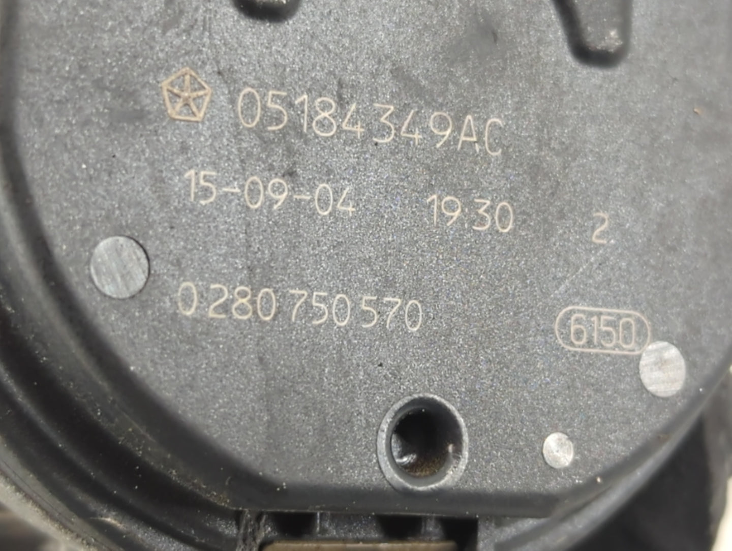 2011-2016 Chrysler Town & Country Throttle Body P/N:0 280 750 570 05184349AC Fits OEM Used Auto Parts - Oemusedautoparts1.co