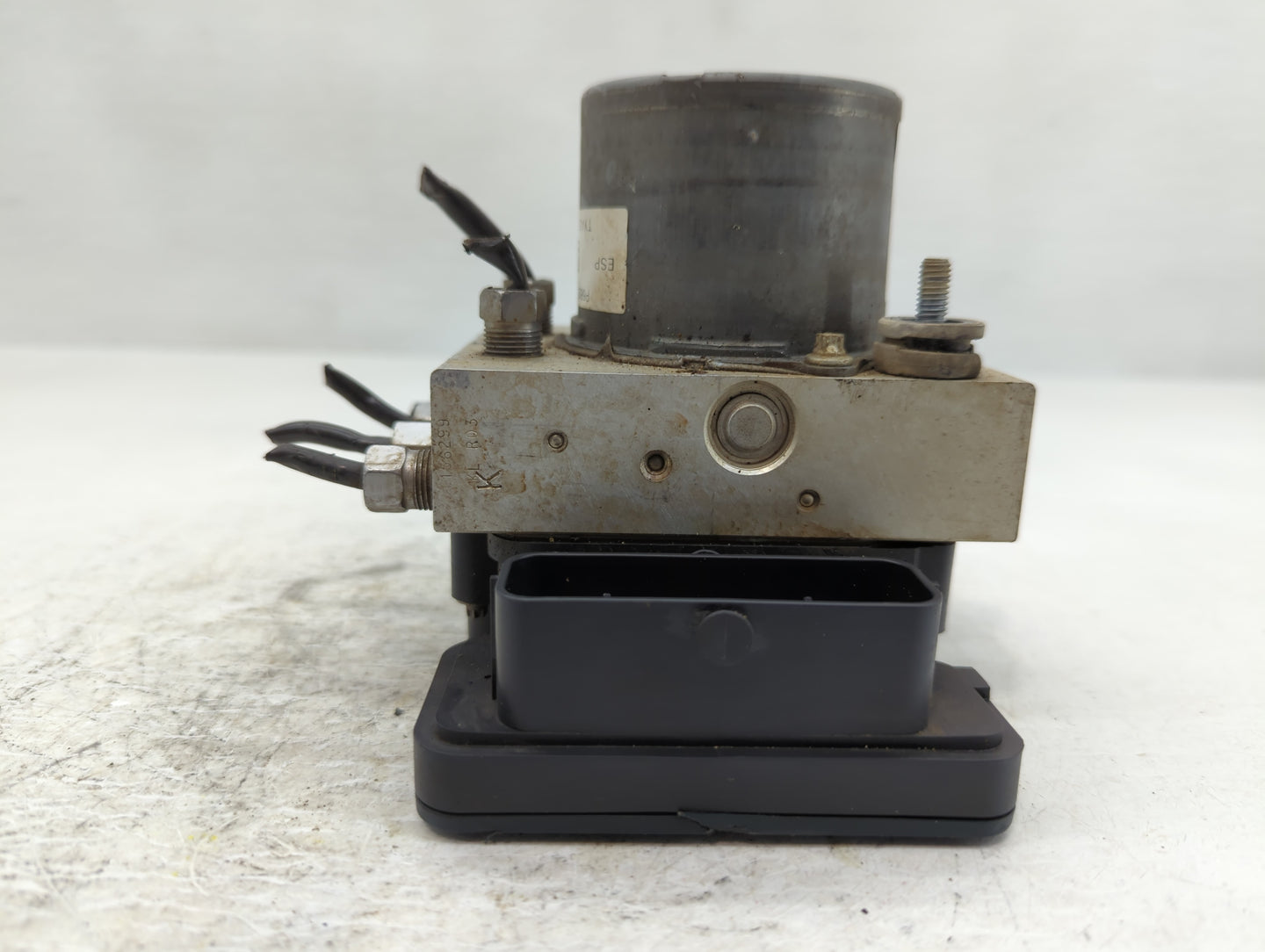 2015-2016 Chrysler Town & Country ABS Pump Control Module Replacement P/N:P68183803AC Fits Fits 2015 2016 2017 2018 2019 202