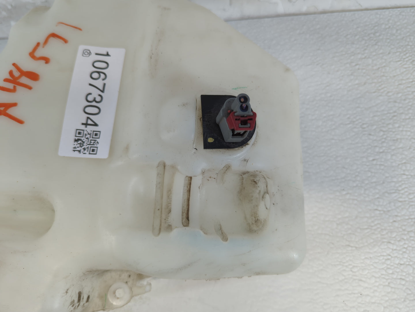 Dodge Caravan Windshield Washer Fluid Reservoir Bottle Oem - Oemusedautoparts1.com