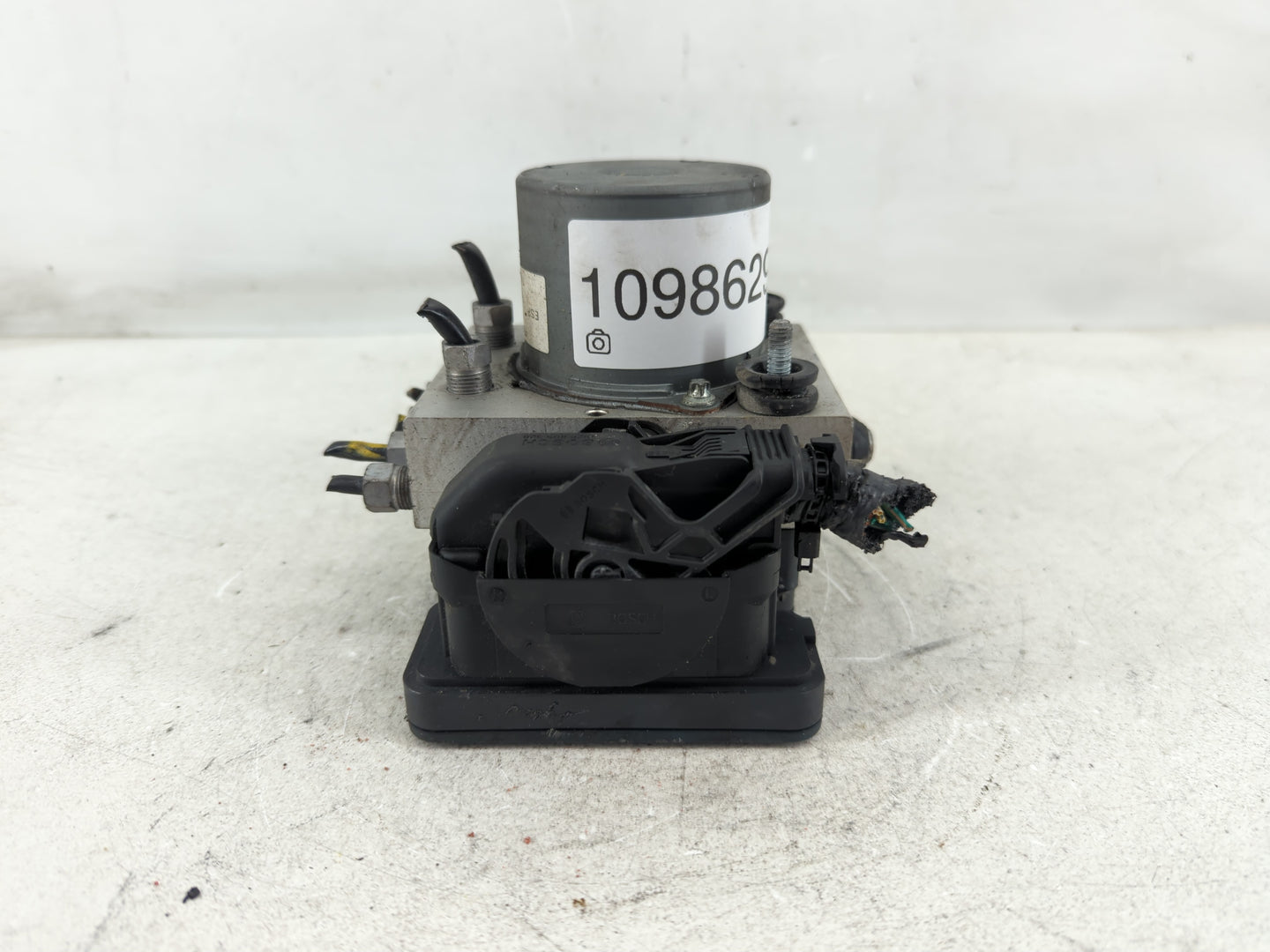 2016 Dodge Caravan ABS Pump Control Module Replacement P/N:P68183803AC Fits Fits 2015 2017 2018 2019 2020 OEM Used Auto Part