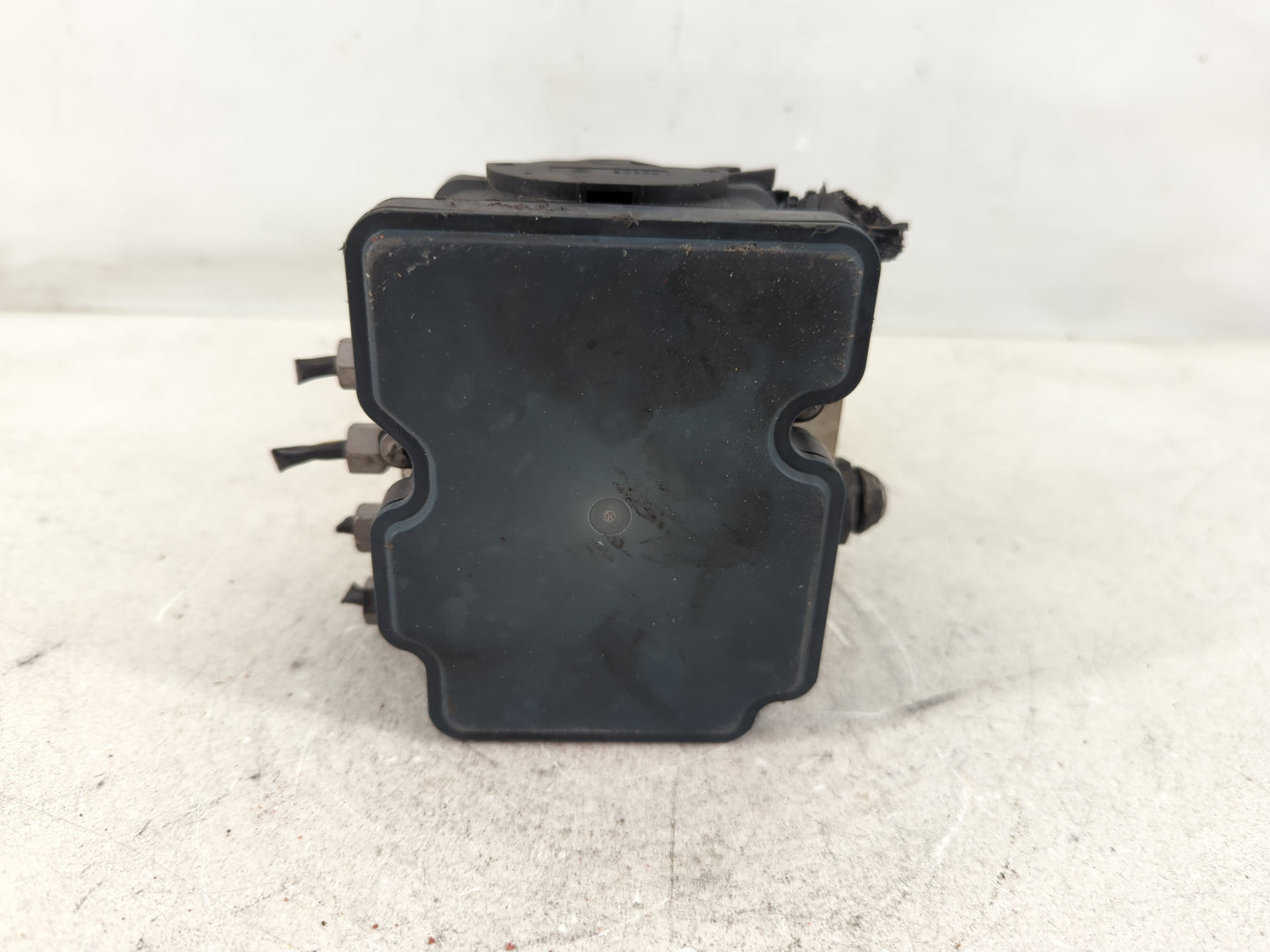 2016 Dodge Caravan ABS Pump Control Module Replacement P/N:P68183803AC Fits Fits 2015 2017 2018 2019 2020 OEM Used Auto Part