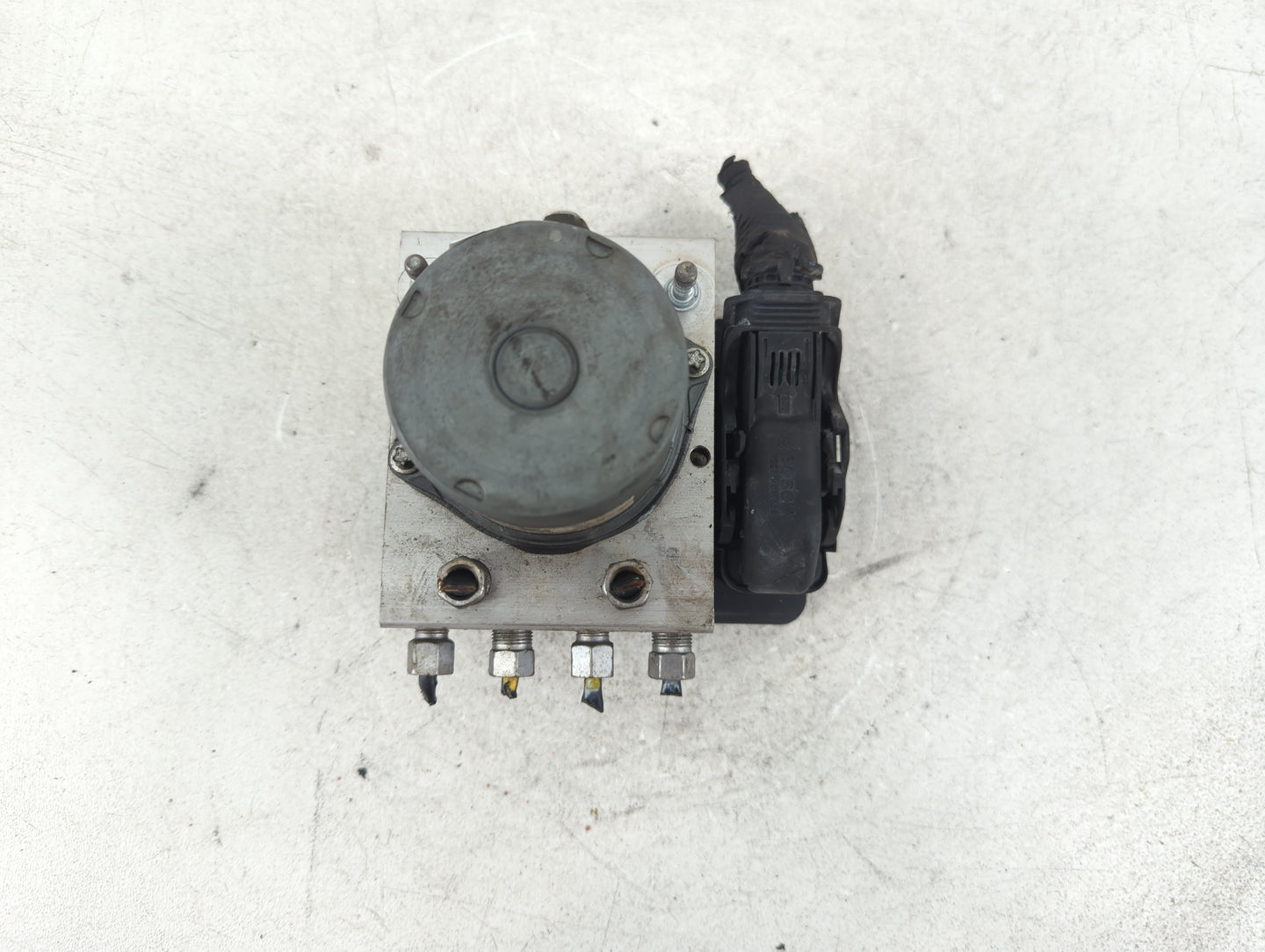 2016 Dodge Caravan ABS Pump Control Module Replacement P/N:P68183803AC Fits Fits 2015 2017 2018 2019 2020 OEM Used Auto Part