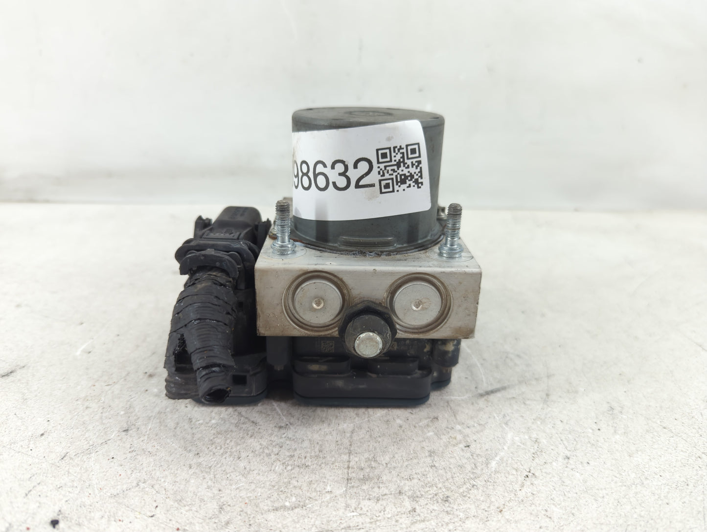 2016 Dodge Caravan ABS Pump Control Module Replacement P/N:P68183803AC Fits Fits 2015 2017 2018 2019 2020 OEM Used Auto Part