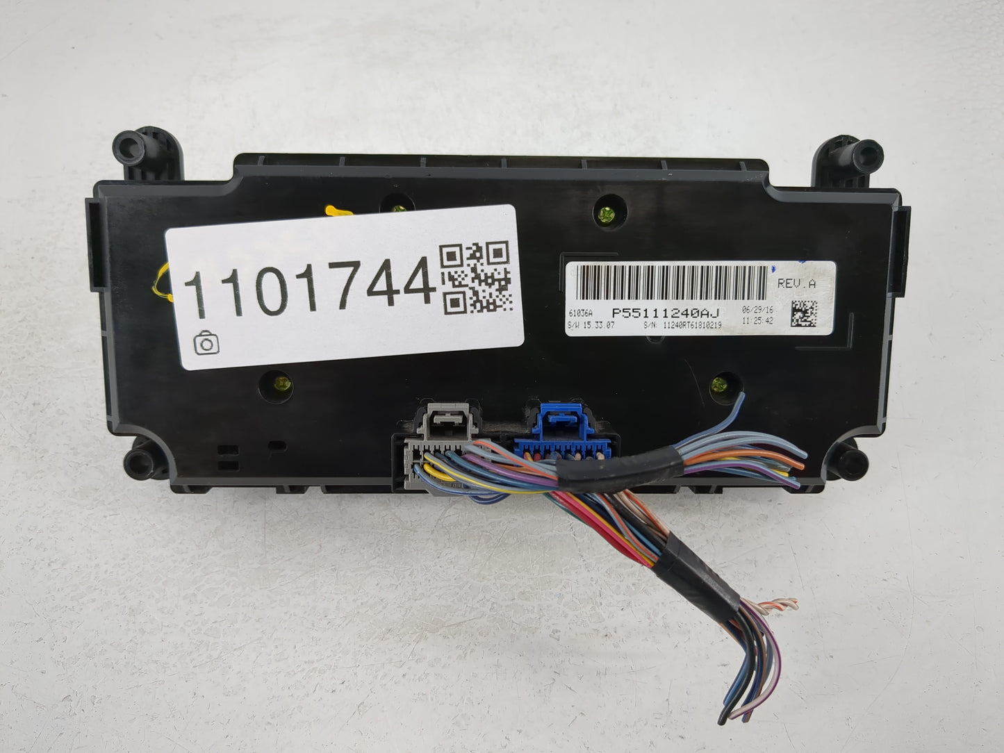 2016 Dodge Caravan Climate Control Module Temperature AC/Heater Replacement P/N:P55111240AJ Fits OEM Used Auto Parts - Oemus
