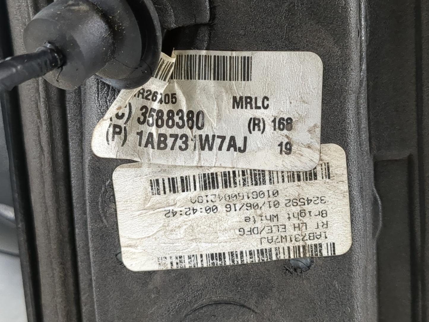 2016 Dodge Caravan Driver Side View Mirror - Left Door Mirror OEM Used - Oemusedautoparts1.com