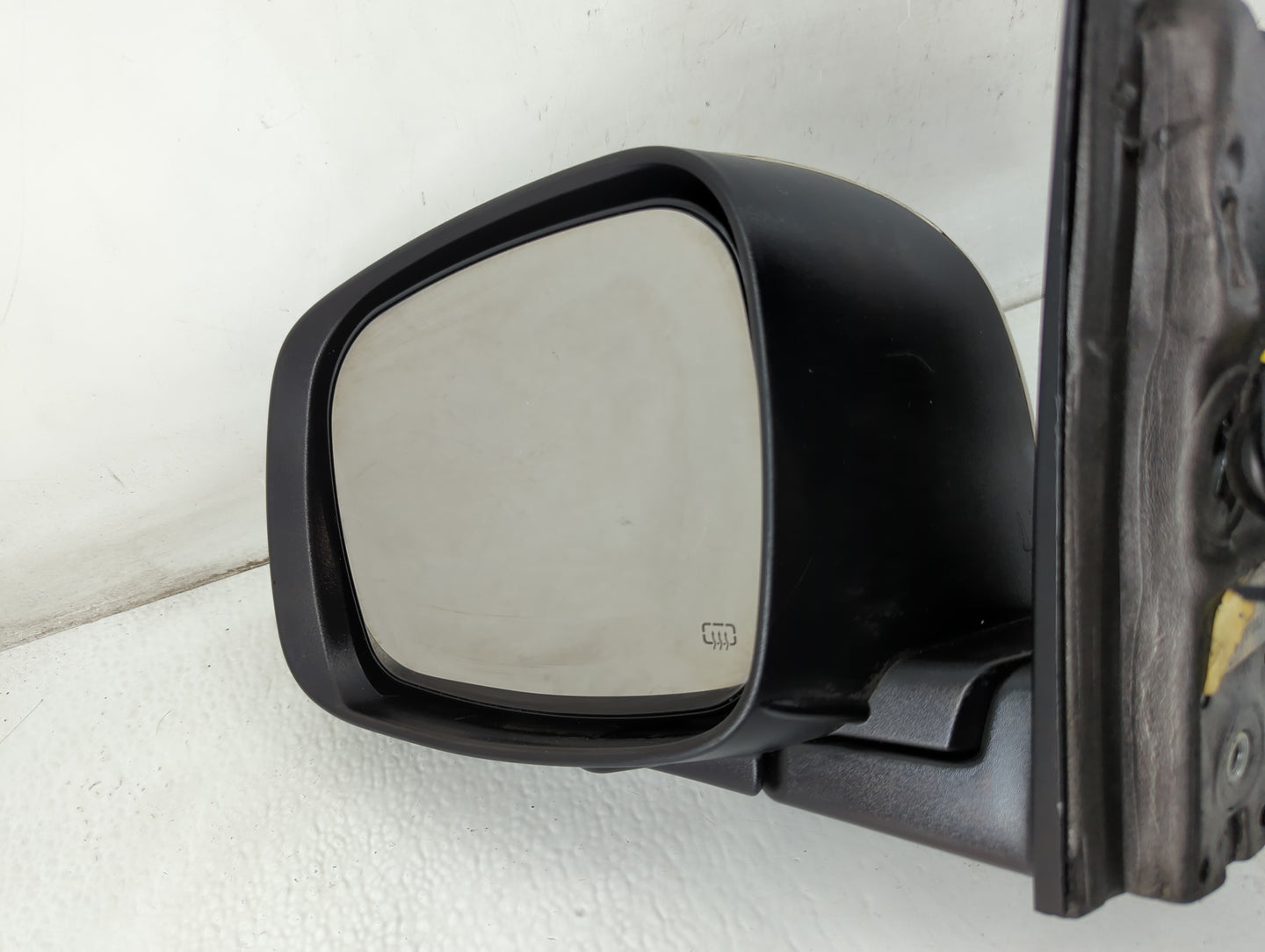 2016 Dodge Caravan Driver Side View Mirror - Left Door Mirror OEM Used - Oemusedautoparts1.com
