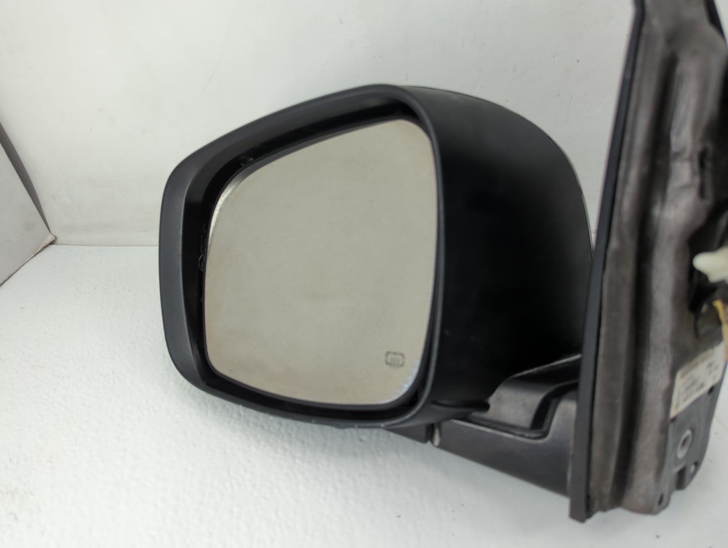 2016 Dodge Caravan Driver Side View Mirror - Left Door Mirror OEM Used - Oemusedautoparts1.com