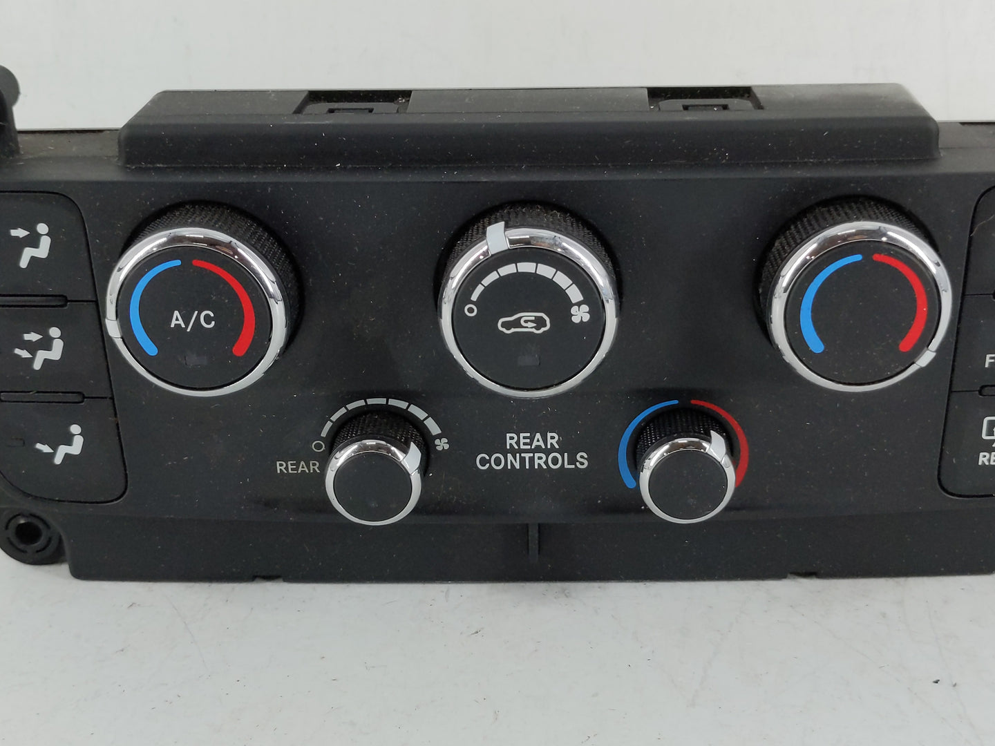 2016 Dodge Caravan Climate Control Module Temperature AC/Heater Replacement P/N:P55111240AI Fits OEM Used Auto Parts - Oemus