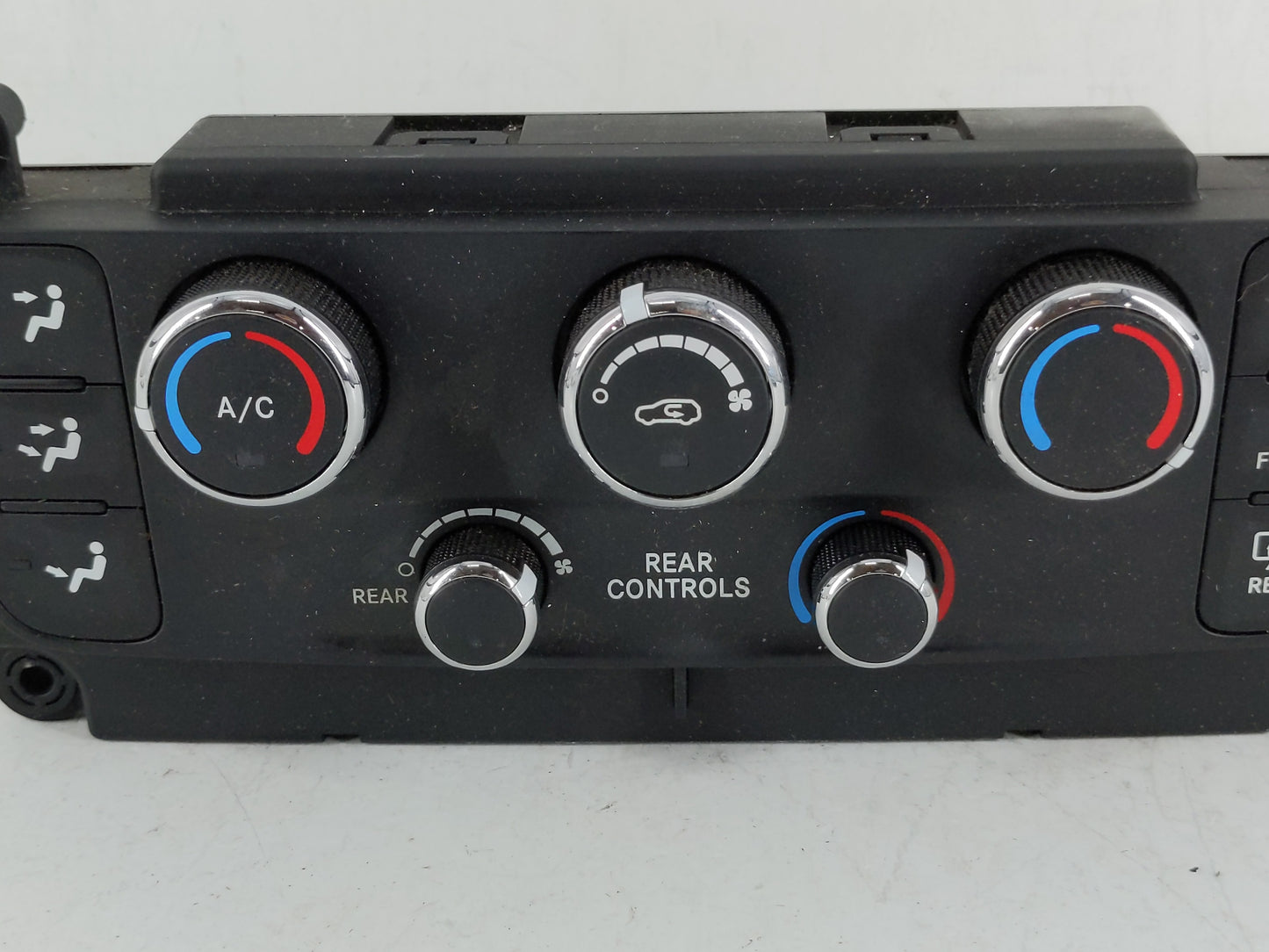 2016 Dodge Caravan Climate Control Module Temperature AC/Heater Replacement P/N:P55111240AI Fits OEM Used Auto Parts - Oemus