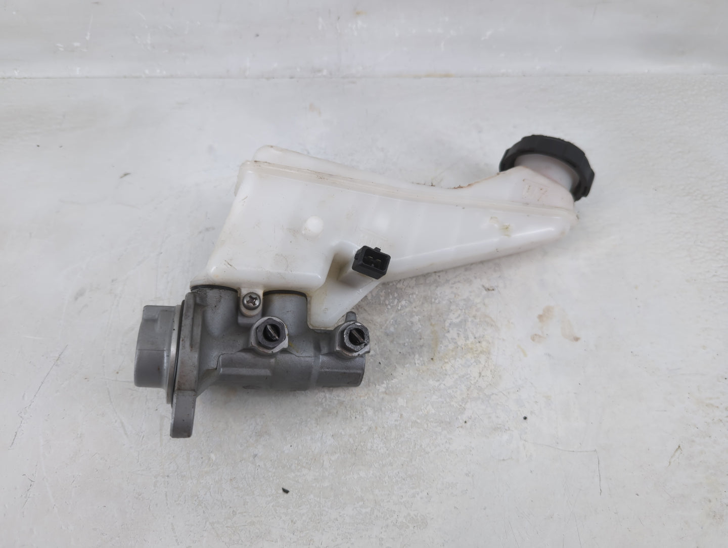 Dodge Caravan Brake Master Cylinder - Oemusedautoparts1.com
