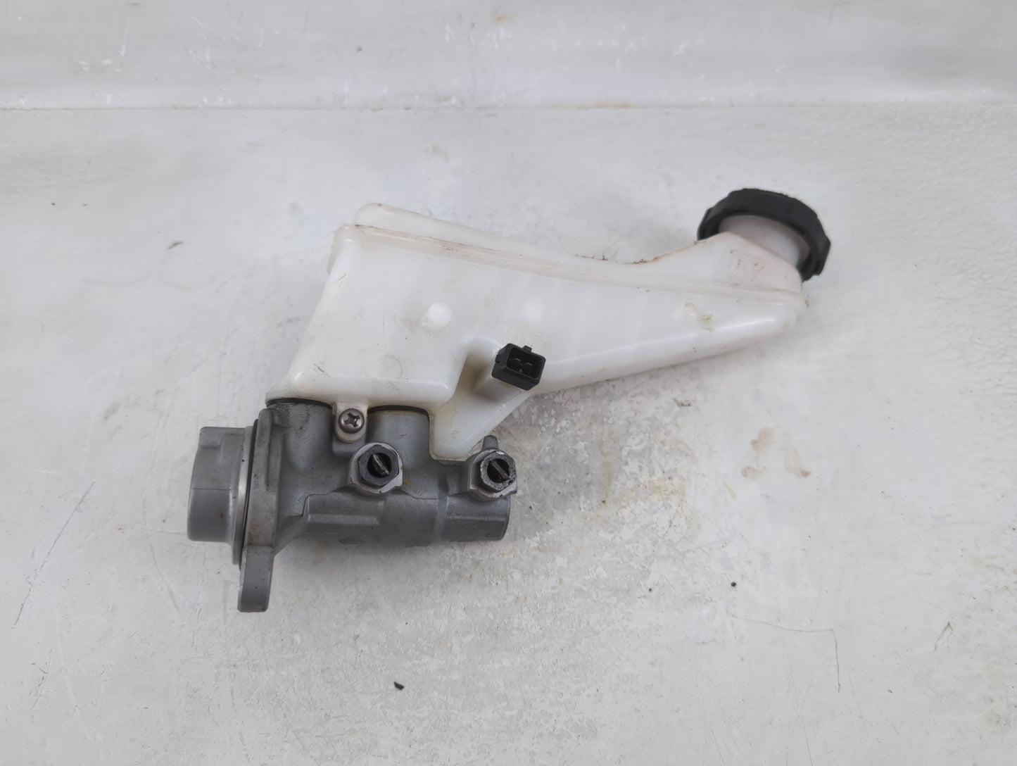 Dodge Caravan Brake Master Cylinder - Oemusedautoparts1.com
