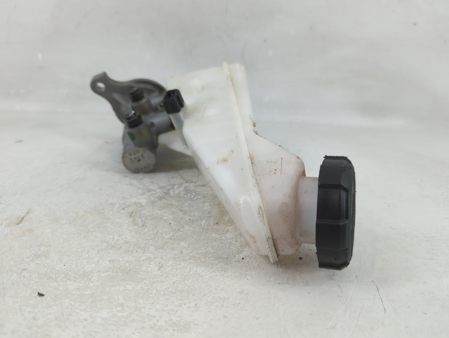 Dodge Caravan Brake Master Cylinder 1208631 - Oemusedautoparts1.com