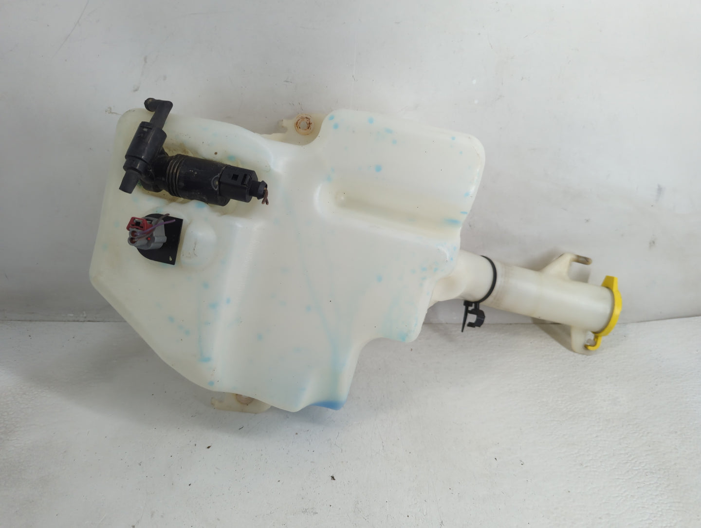 Dodge Caravan Windshield Washer Fluid Reservoir Bottle Oem - Oemusedautoparts1.com