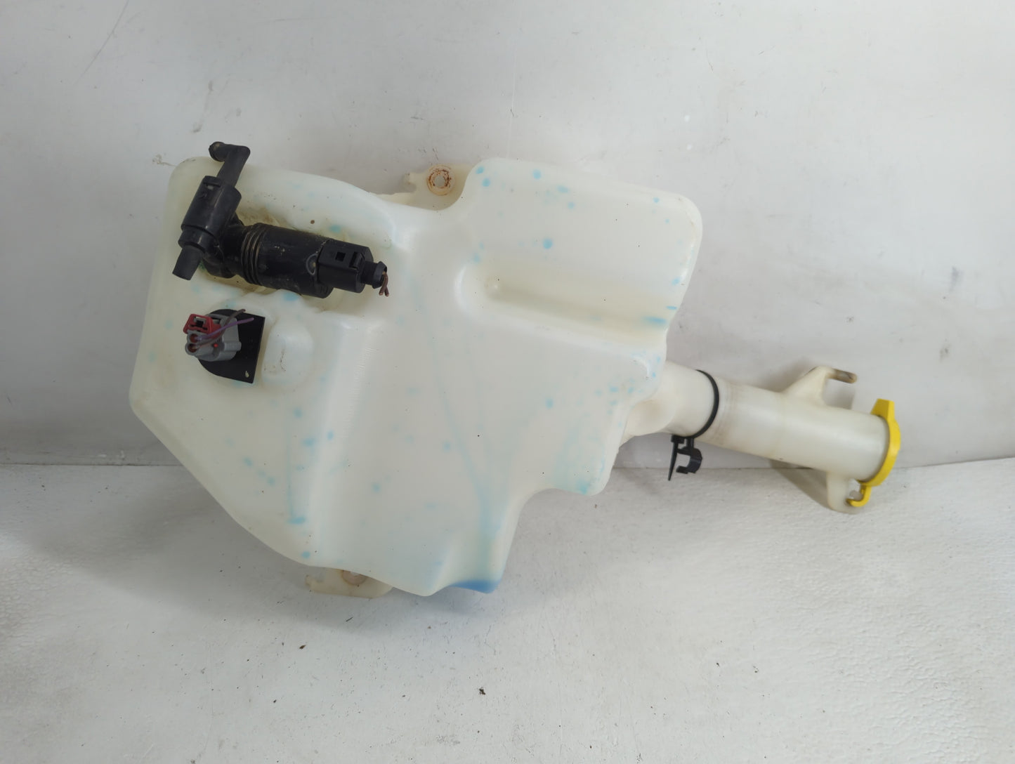 Dodge Caravan Windshield Washer Fluid Reservoir Bottle Oem - Oemusedautoparts1.com