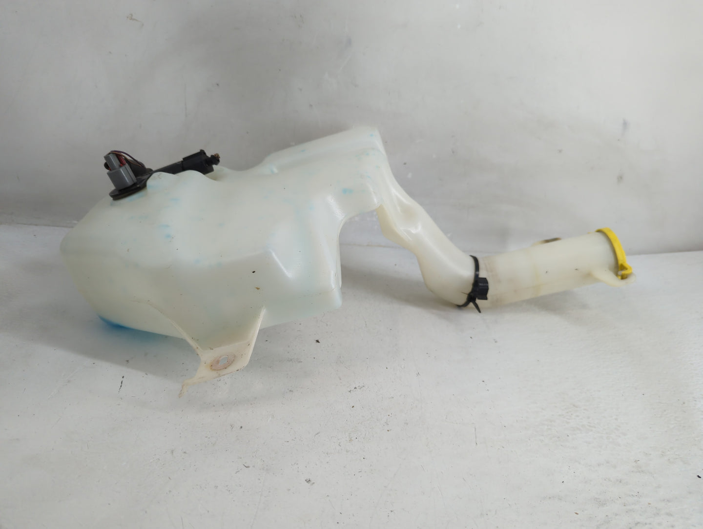 Dodge Caravan Windshield Washer Fluid Reservoir Bottle Oem - Oemusedautoparts1.com