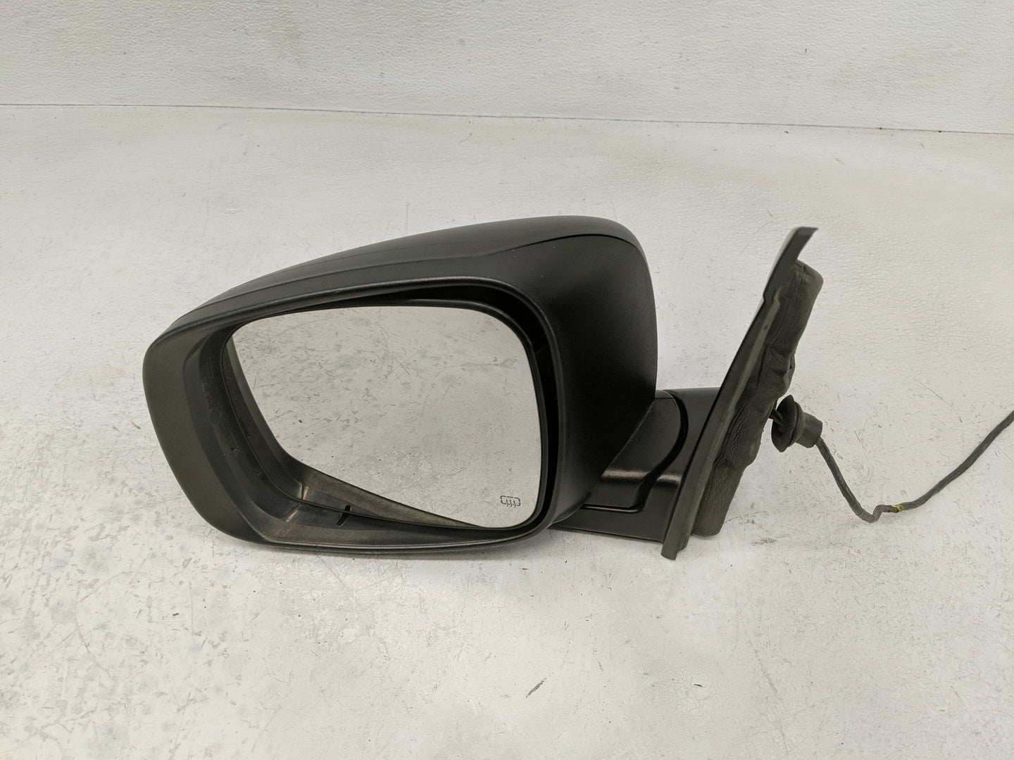2016 Dodge Caravan Side Mirror Replacement Driver Left View Door Mirror P/N:05113409AJ Fits OEM Used Auto Parts - Oemusedaut