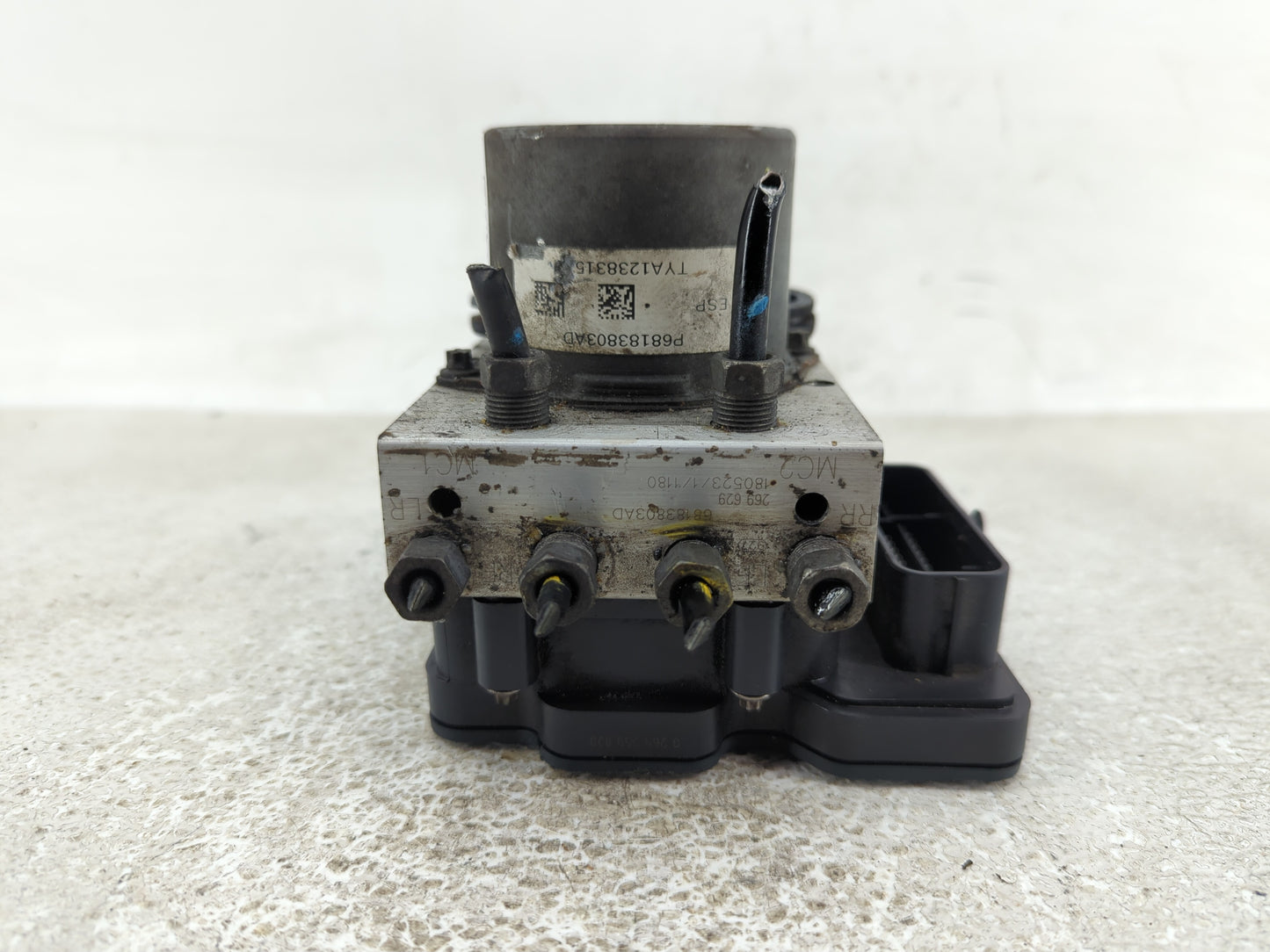 2016 Dodge Caravan ABS Pump Control Module Replacement P/N:P68183803AC Fits Fits 2015 2017 2018 2019 2020 OEM Used Auto Part