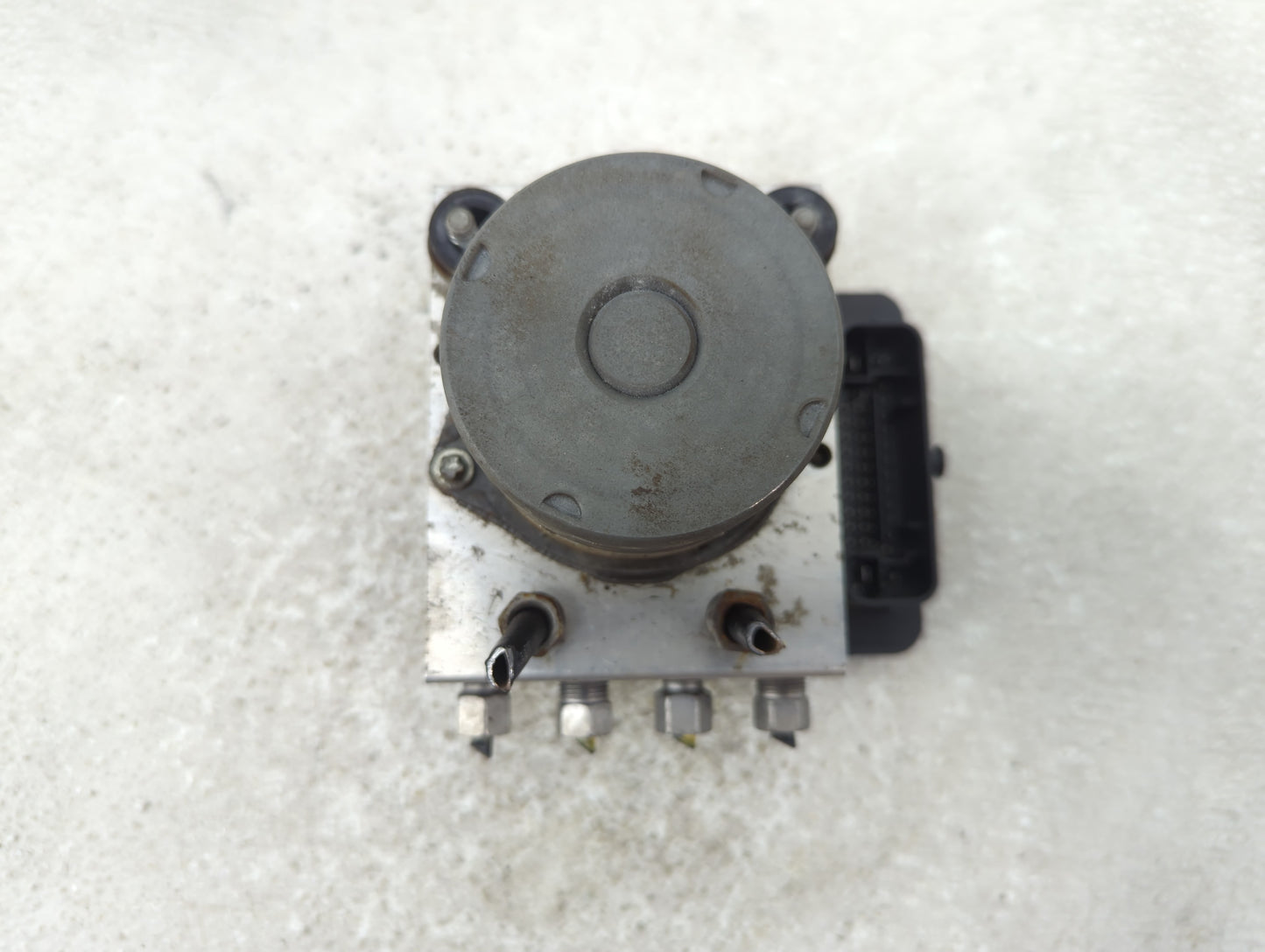 2016 Dodge Caravan ABS Pump Control Module Replacement P/N:P68183803AC Fits Fits 2015 2017 2018 2019 2020 OEM Used Auto Part
