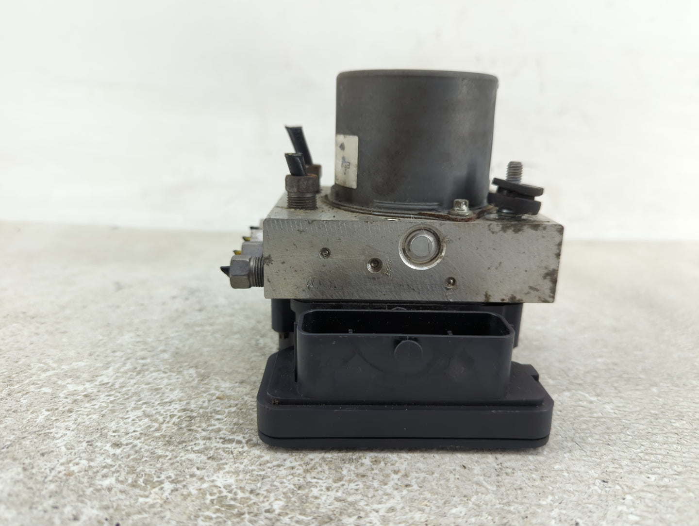 2016 Dodge Caravan ABS Pump Control Module Replacement P/N:P68183803AC Fits Fits 2015 2017 2018 2019 2020 OEM Used Auto Part