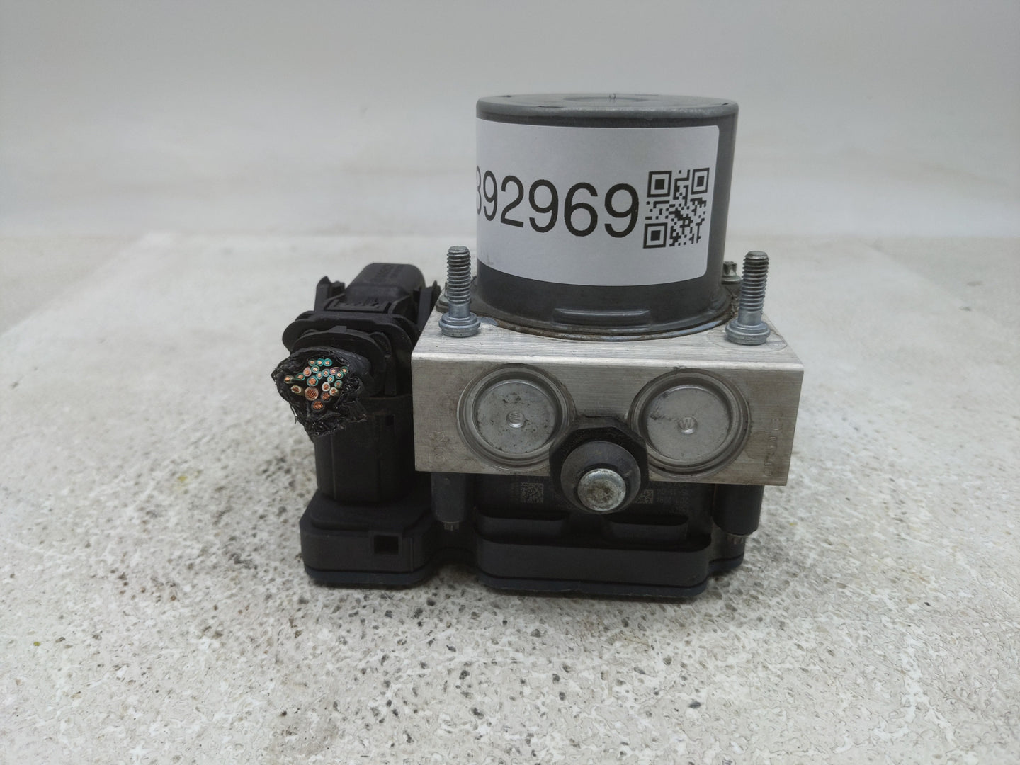 2016 Dodge Caravan ABS Pump Control Module Replacement P/N:68183803AC Fits Fits 2015 2017 2018 2019 2020 OEM Used Auto Parts