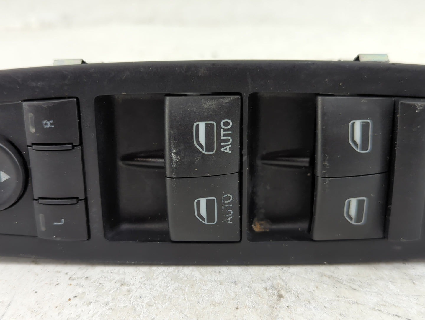 2016 Dodge Caravan Master Power Window Switch Replacement Driver Side Left P/N:10136342 Fits OEM Used Auto Parts - Oemusedau