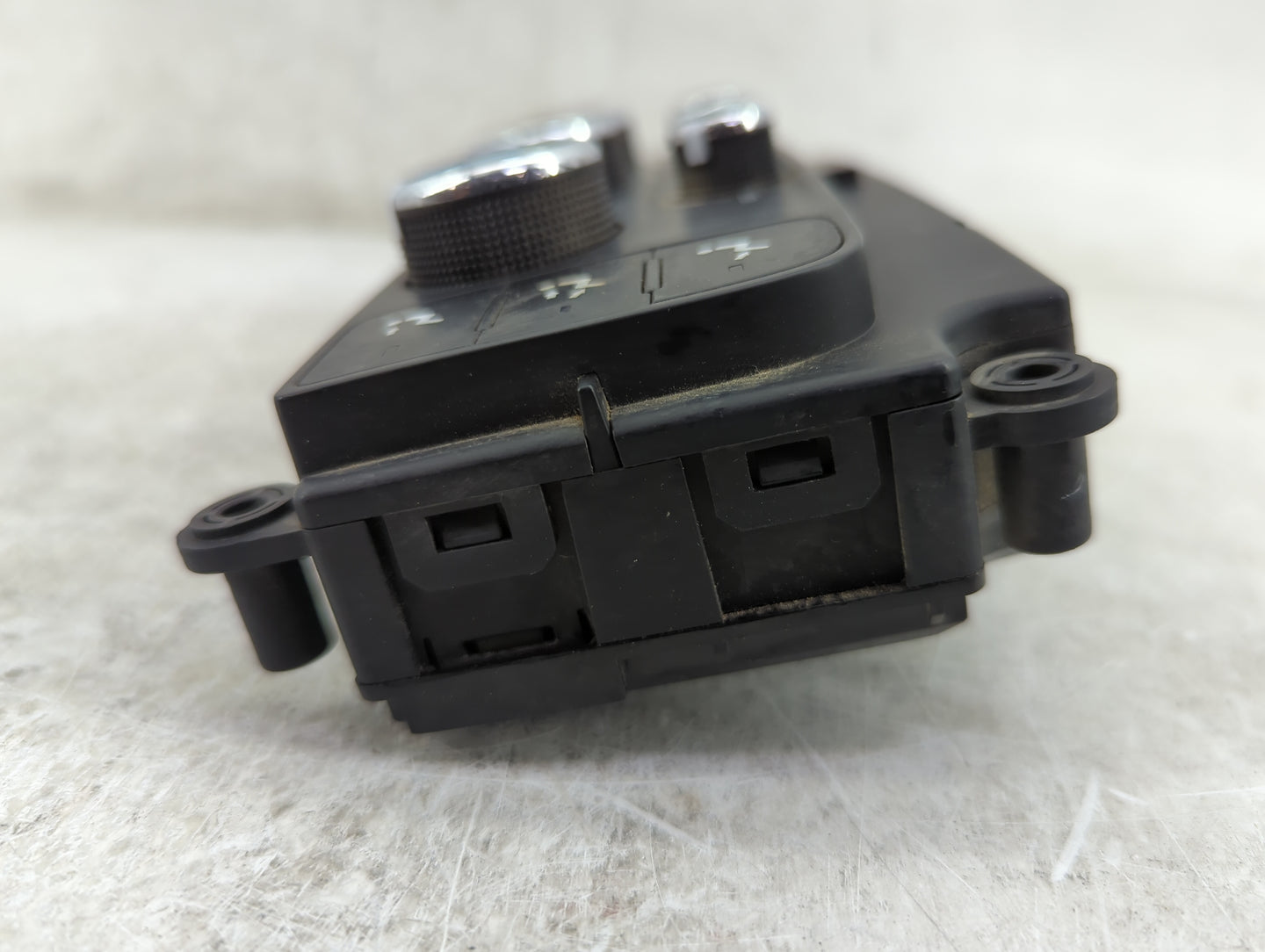 2016 Dodge Caravan Climate Control Module Temperature AC/Heater Replacement P/N:P55111240AJ Fits OEM Used Auto Parts - Oemus