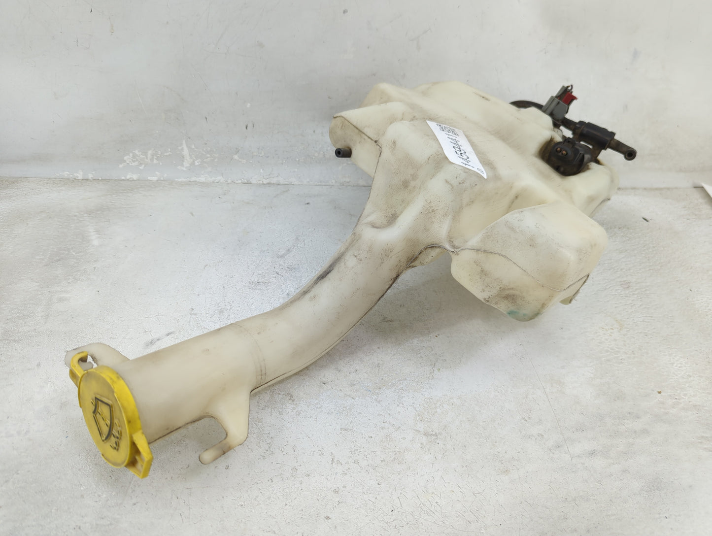 Dodge Caravan Windshield Washer Fluid Reservoir Bottle Oem 1459441 - Oemusedautoparts1.com