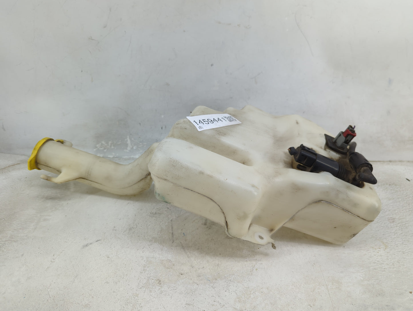 Dodge Caravan Windshield Washer Fluid Reservoir Bottle Oem 1459441 - Oemusedautoparts1.com