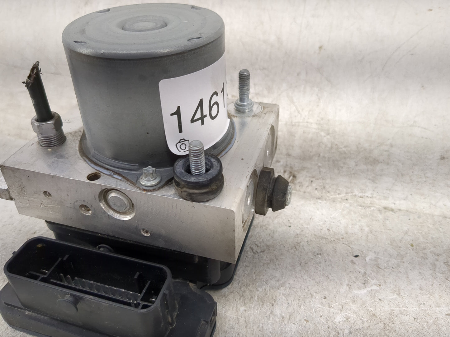 2016 Dodge Caravan ABS Pump Control Module Replacement P/N:68183803AC Fits Fits 2015 2017 2018 2019 2020 OEM Used Auto Parts