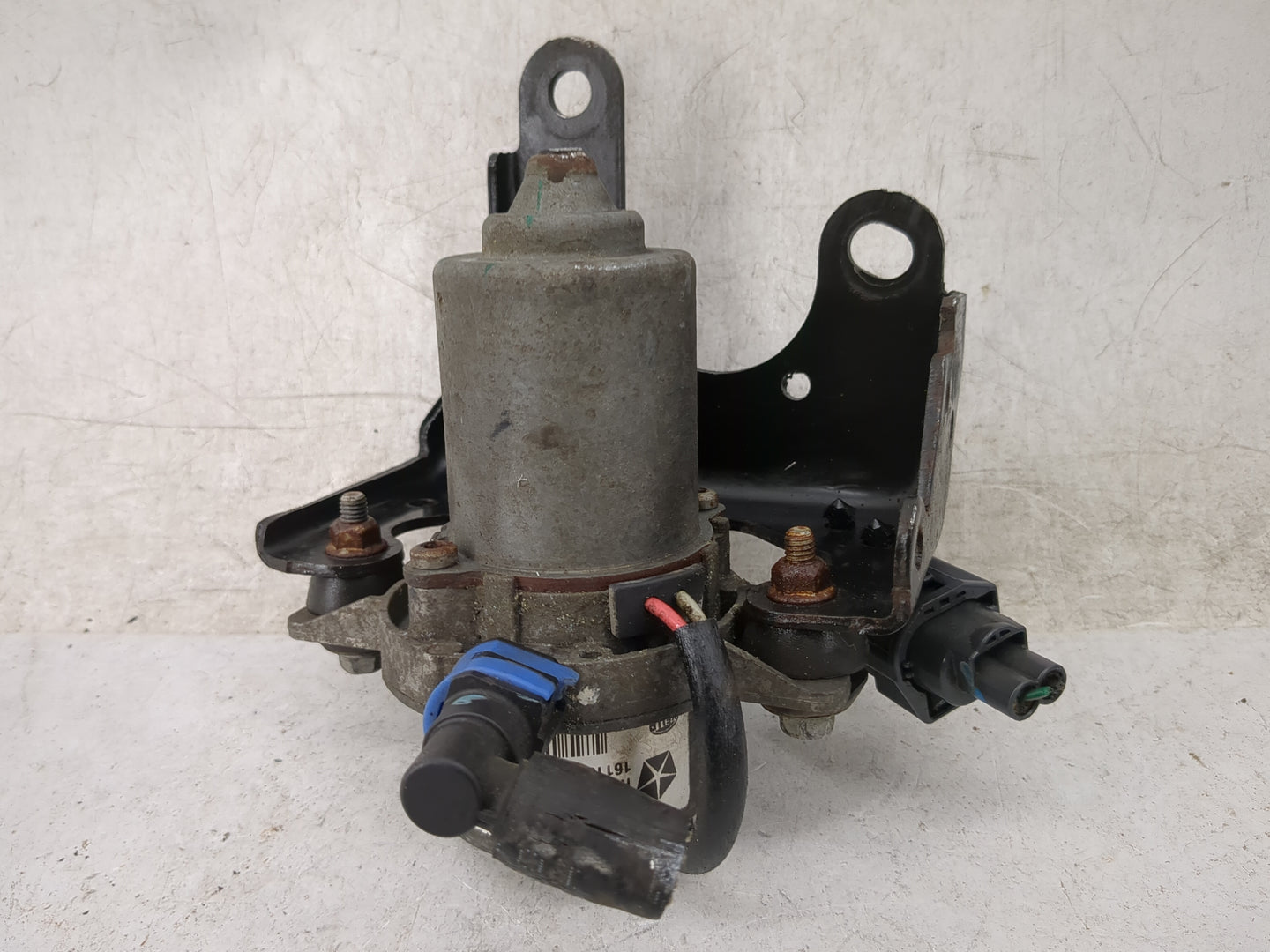Dodge Caravan Central Vaccum Lock Pump - Oemusedautoparts1.com