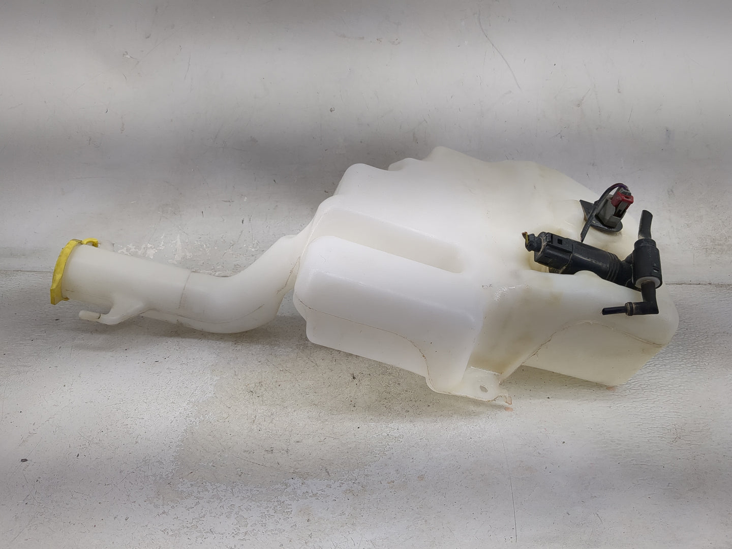 Dodge Caravan Windshield Washer Fluid Reservoir Bottle Oem 1477168 - Oemusedautoparts1.com