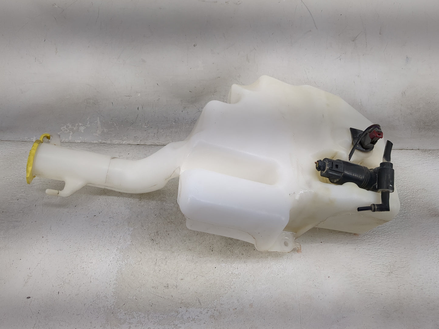 Dodge Caravan Windshield Washer Fluid Reservoir Bottle Oem 1477168 - Oemusedautoparts1.com