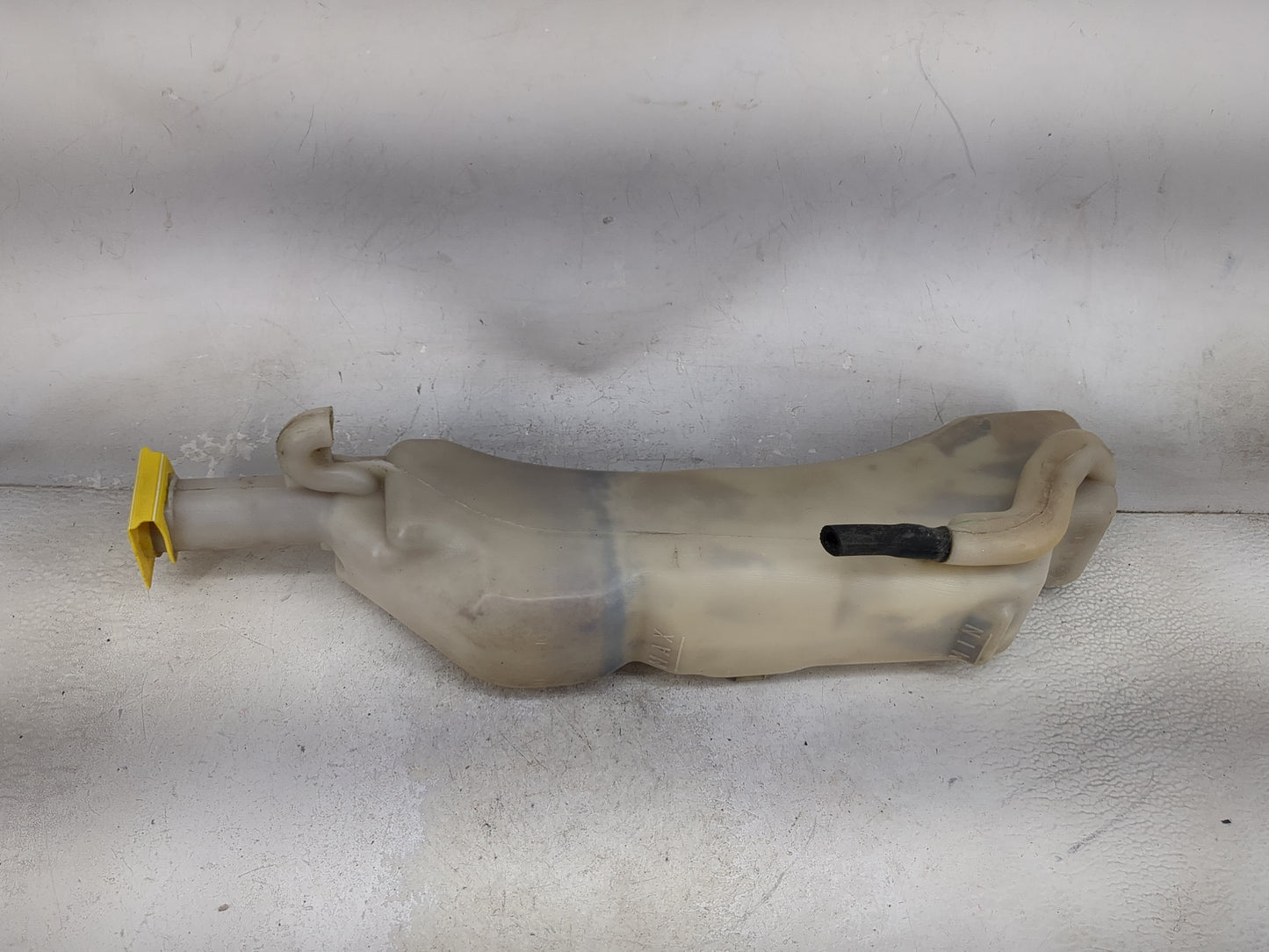 Dodge Caravan Windshield Washer Fluid Reservoir Bottle Oem 1477181 - Oemusedautoparts1.com