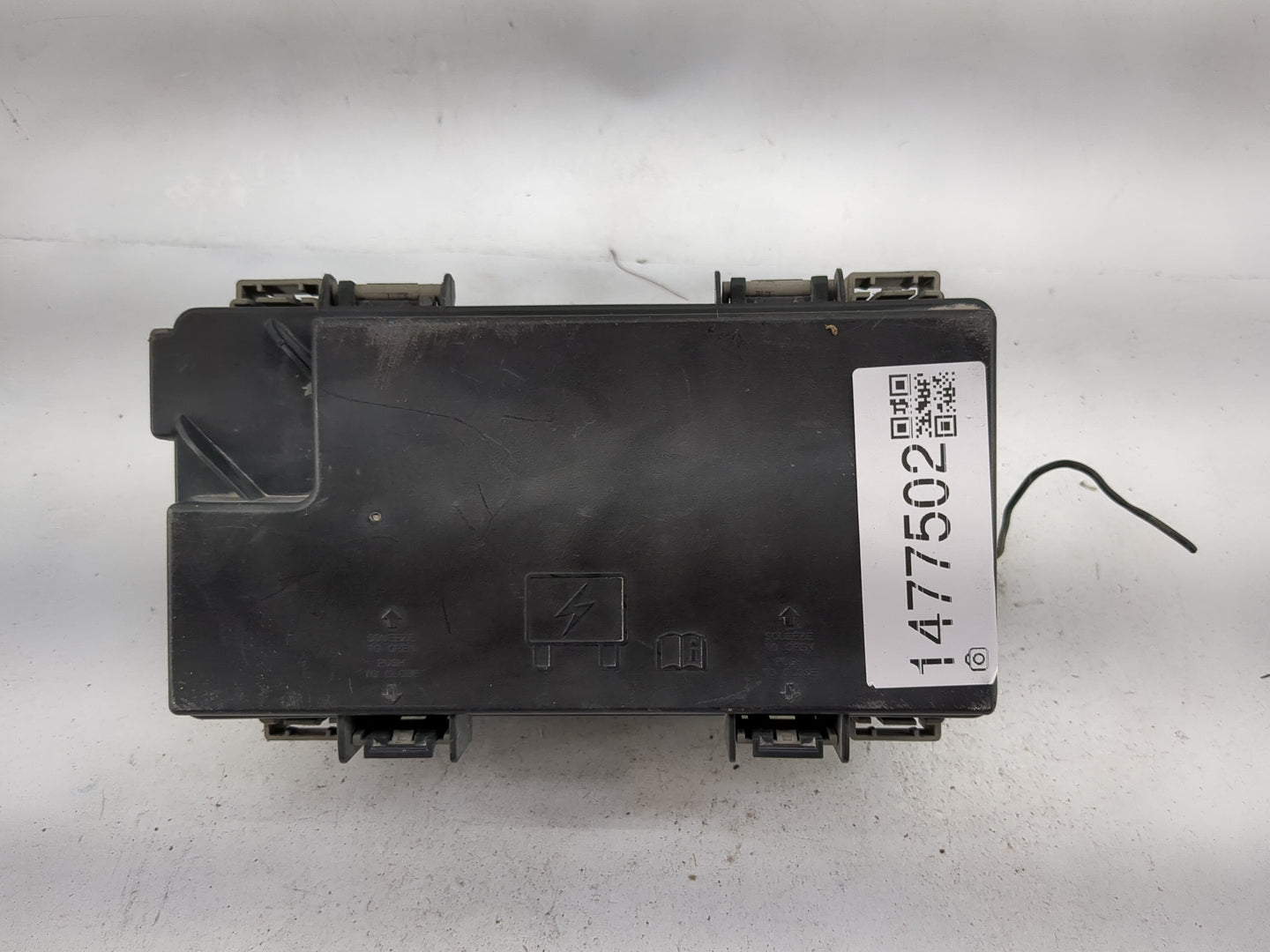 2016 Dodge Caravan Fusebox Fuse Box Panel Relay Module P/N:R62337-001 04692139AA, 68083380AA, 04692143AA Fits OEM Used Auto 